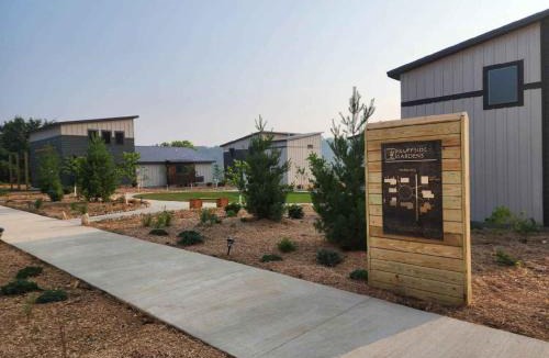 Decorah Resort | Bluffside Gardens