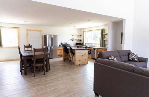 Decorah Resort | Bluffside Gardens