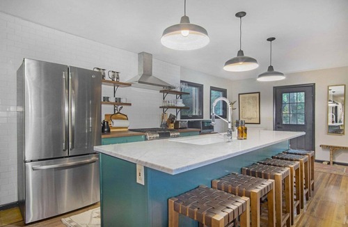 Fennville House | Bluffside: Lake Michigan Beach Access, Screen Porches, Fire Pit, Sunset Views