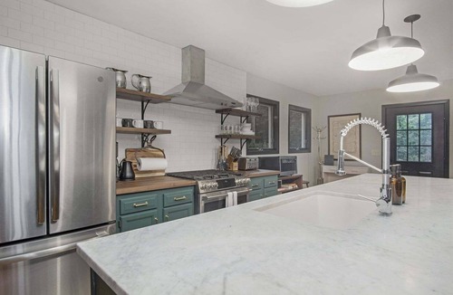 Fennville House | Bluffside: Lake Michigan Beach Access, Screen Porches, Fire Pit, Sunset Views