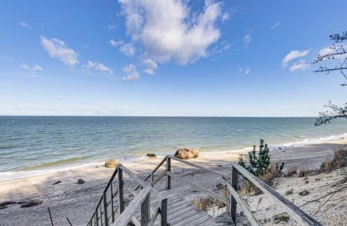 Baiting Hollow Apartment | Bluffside Studio with Beach Access in Calverton!