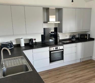 Boxgrove Apartment | Blundens Holiday Lets - Tower