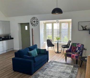 Boxgrove Apartment | Blundens Holiday Lets - Tower