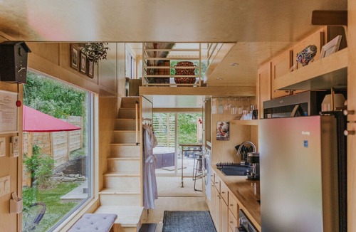Chatham House | BLUSH: Boutique TINY home*private spa*walk to town