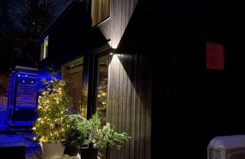 Chatham House | BLUSH: Boutique TINY home*private spa*walk to town