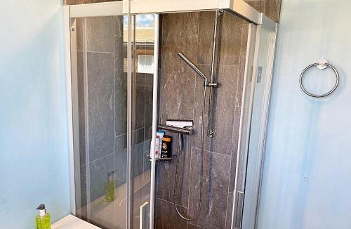 Pontresina Apartment | BM186 - Alpenstil - 60m2 Dachstockwohnung mit Garage