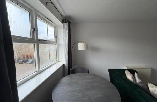 Waltham Abbey Apartment | BMC Serene Spacious 1BR Flat