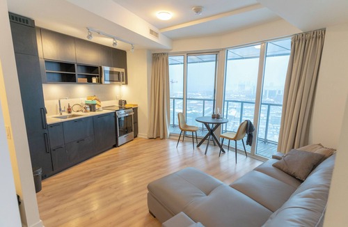 Niagara Apartment | BMO Field View | World Cup Ready Condo in Liberty Village
