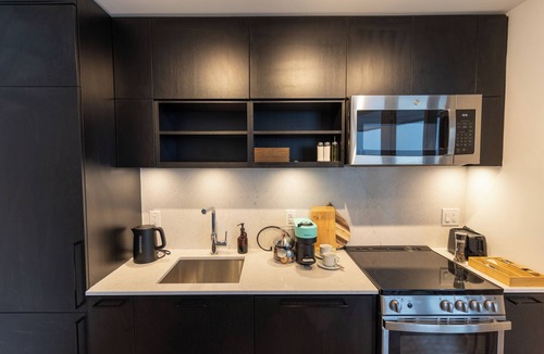 Niagara Apartment | BMO Field View | World Cup Ready Condo in Liberty Village