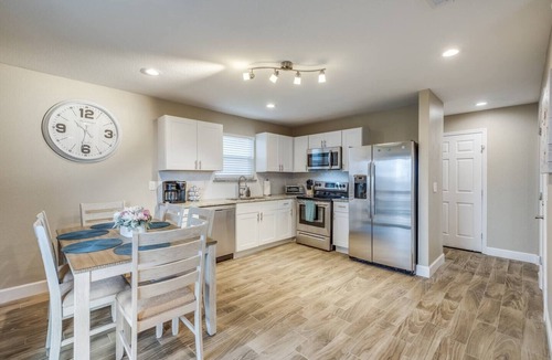 West San Antonio House | BMT Stay | 4BR Near Lackland Seaworld Memorial Day