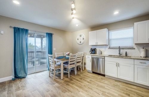 West San Antonio House | BMT Stay | 4BR Near Lackland Seaworld Memorial Day