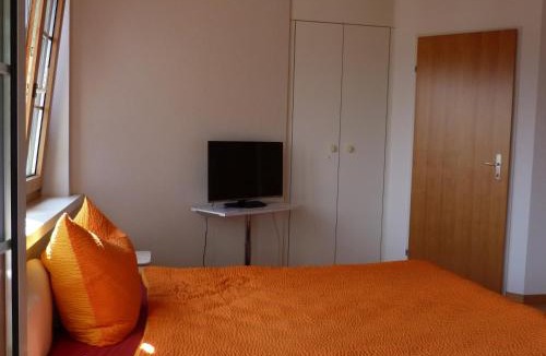 Schmerikon Bed & Breakfast | BnB Goldberg