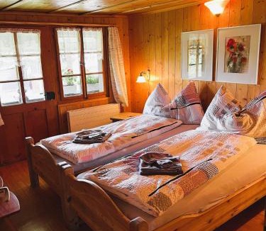 Hondrich Bed & Breakfast | BnB Haus Itten