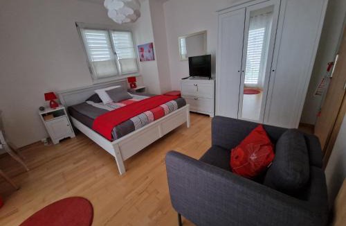 Mies Bed & Breakfast | BnB "Les Coquelicots"