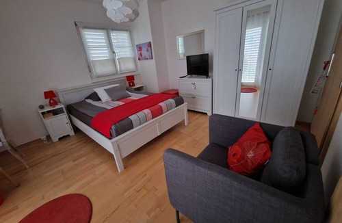 Mies Bed & Breakfast | BnB Les Coquelicots
