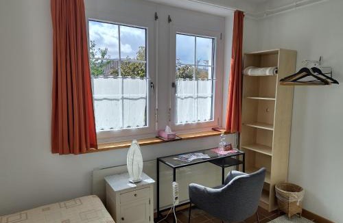Oberwil Bed & Breakfast | bnb Schwyzerhüsli