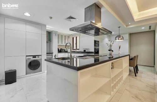Dubai Festival City Apartment | bnbmehomes - Al Badia Hillside Village Condo 3