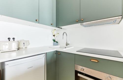 Quartier Sainte-Avoye Apartment | BnBNova - Le Marais