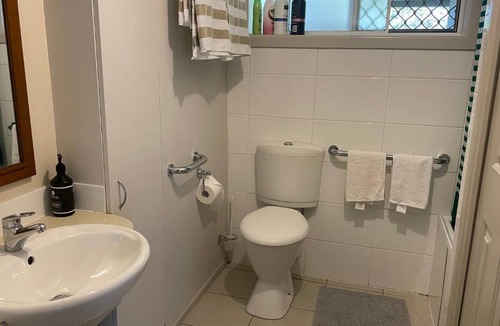 Daisy Hill Apartment | BNE24M1