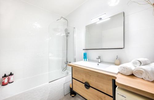 Villette - Maisons Neuves Apartment | BnGo l Le Spacieux Cocon PartDieu l parking, 4p