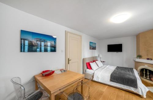 Geneva Old Town Apartment | Boël 5 studio