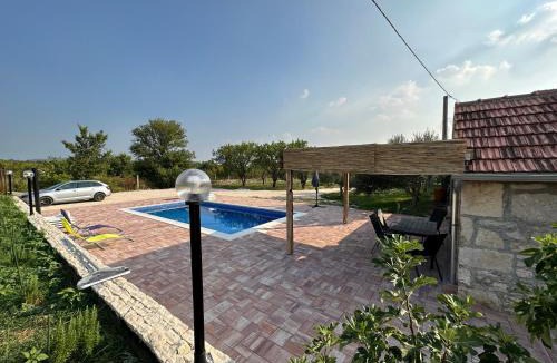 Razvode Villa | Božini dvori