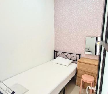 Yogyakarta Hotel | Bo-Box Guesthouse & Female Only Capsule Lempuyangan - Khusus Wanita