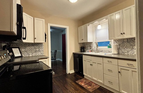 Boardman House | Boardman - Spacious Cape Cod Home - Free Parking