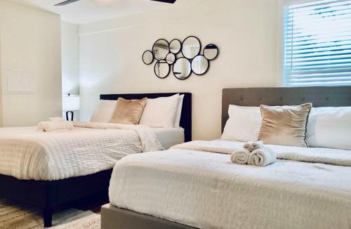 Kemah House | Boardwalk Bungalow 1 For 6