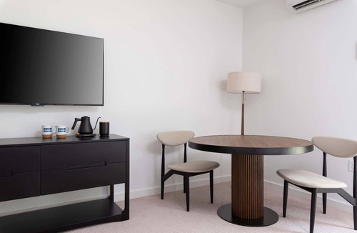 Livingston Apartment | Boardwalk Hotel by Kasa | Lake View Double Queen