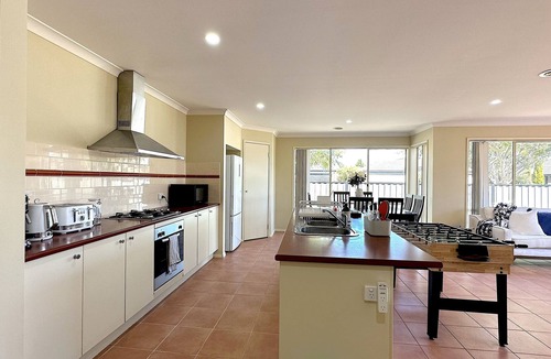 Point Cook Villa | Boardwalk House by GoodLive