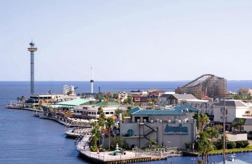 Clear Lake Shores Hotel | Boardwalk Inn