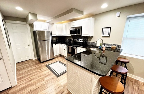 Wilmington Apartment | Boardwalk- Large Modern Unit With King bed Fast Wifi Free Coffee and Easy Parking