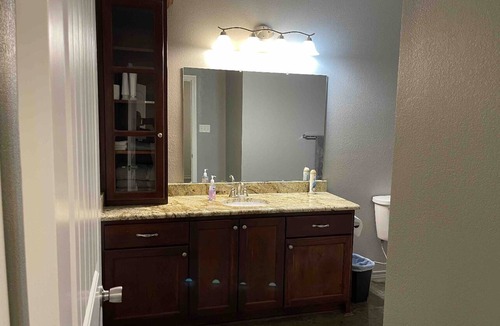 Tyler Apartment | Boar’s Nest - 3-bedroom apartment