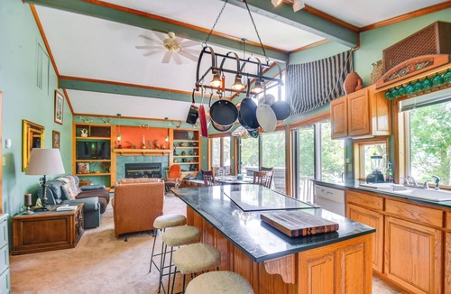 Elberton House | Boat Dock Access: Clarks Hill Lake Hideaway!