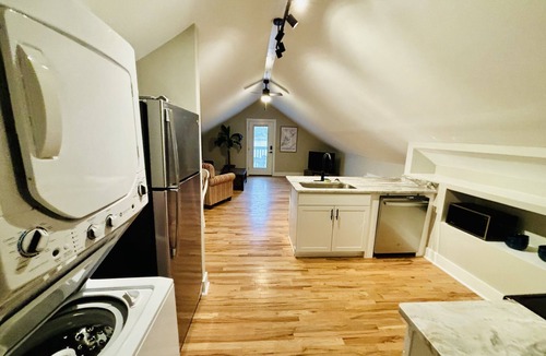 Lincoln Apartment | “Boat Dock Apt E” @ Sunset Estate