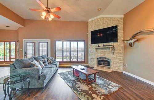 Milam House | Boat Dock & Hot Tub: Waterfront Home in Milam!