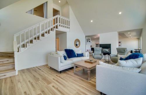 Grove House | Boat Dock & Patio! Waterfront Hideaway in Grove