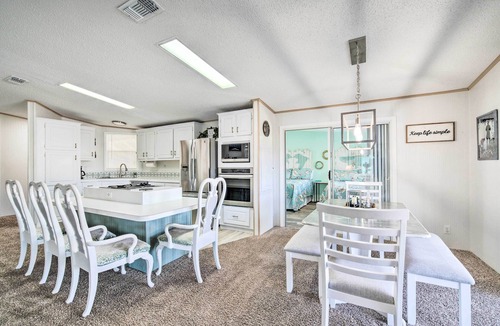 Homosassa House | Boat Dock & Porch: Riverfront Retreat in Homosassa