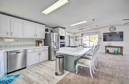 Homosassa House | Boat Dock & Porch: Riverfront Retreat in Homosassa