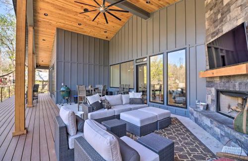 Heber Springs House | Boat Dock & Slip: Riverfront Home in Heber Springs