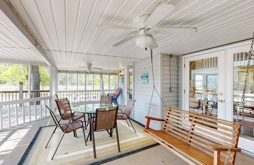 Eatonton Cabin | Boat Dock & Waterfront Fire Pit: Lake Sinclair Gem