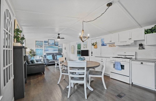 Lake Dallas Cottage | Boat & Fish on Lewisville Lake: Pet-friendly Haven