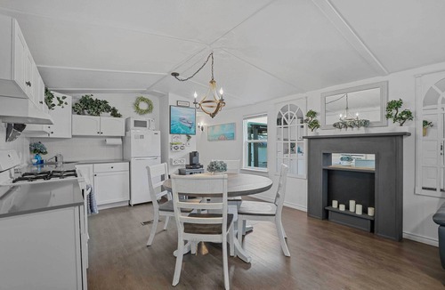 Lake Dallas Cottage | Boat & Fish on Lewisville Lake: Pet-friendly Haven