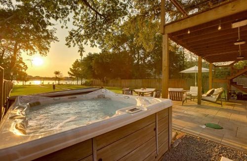 Blue Bell Estates House | Boat, Fish & Swim: Lake Conroe Home w/Hot Tub!