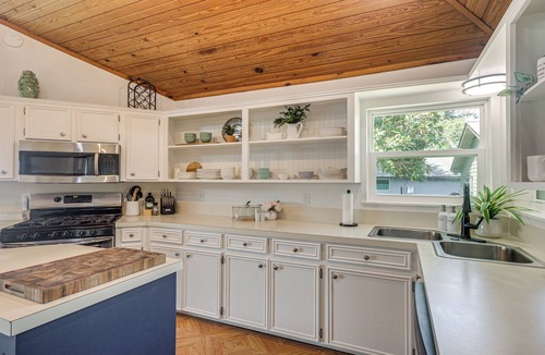 West Livingston House | Boat, Fish, Unwind! Lakefront Livingston Getaway