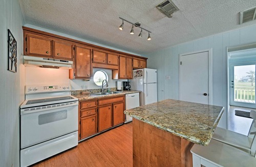 Terramar Beach House | Boat Launch & Fishing Pier: Beach Hub in Galveston