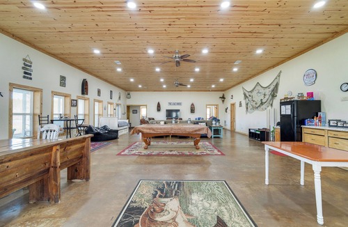 Negreet House | Boat Launch On-Site: Lakefront Toledo Bend Getaway