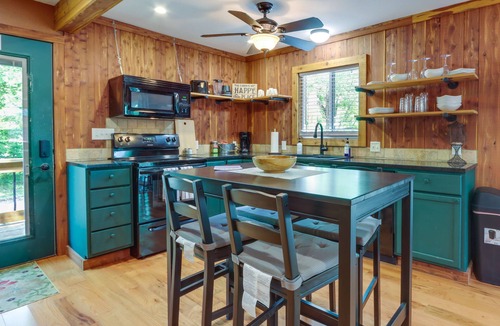 Warsaw Cabin | Boat Launch + Screened Porch: Warsaw Cabin Retreat
