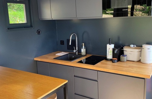 Montreuil-Juigne Boat Rental | Boat Modern accommodation, exceptional view